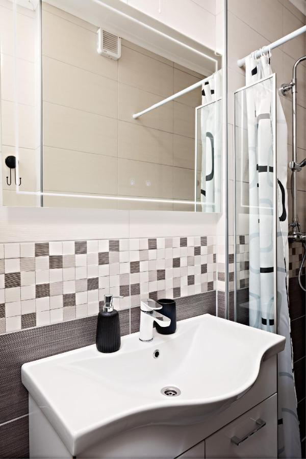 Studio Apartman Sirius Слуни Екстериор снимка