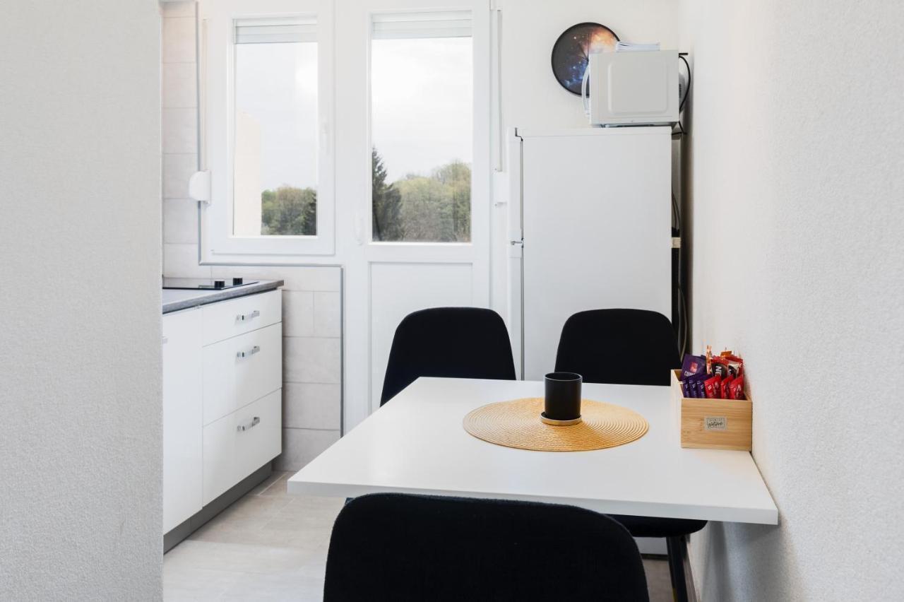 Studio Apartman Sirius Слуни Екстериор снимка