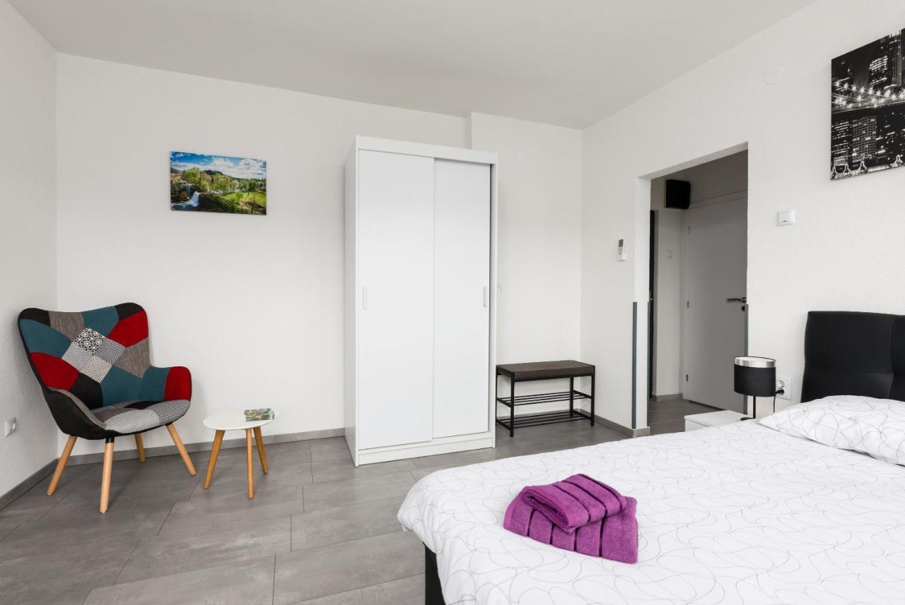 Studio Apartman Sirius Слуни Екстериор снимка