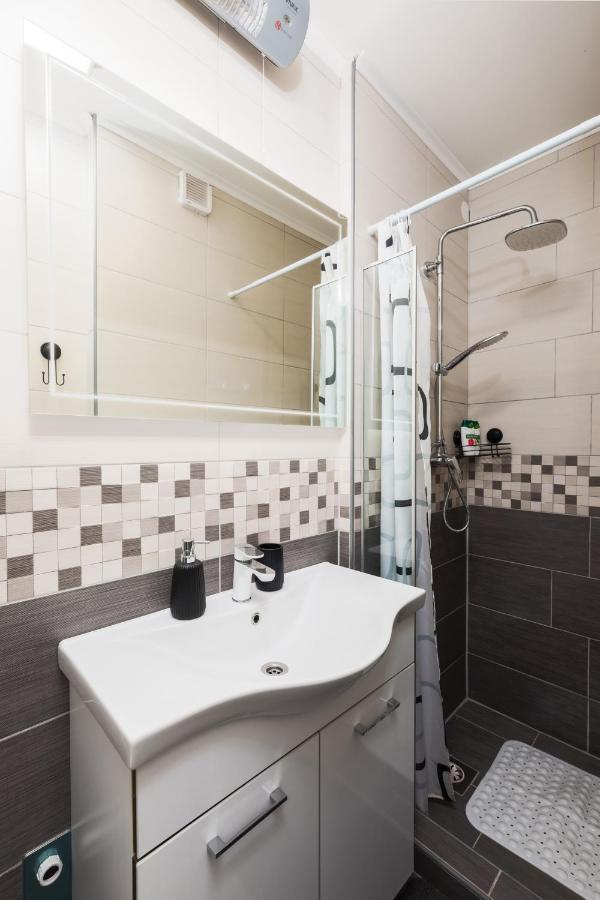 Studio Apartman Sirius Слуни Екстериор снимка